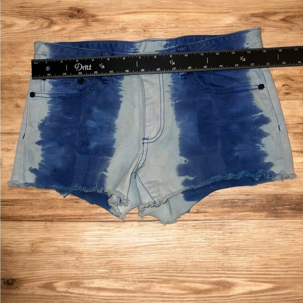 Tory Burch Tie Dye Denim Cutoff Shorts Size 27 Frayed Hem - Picture 4 of 14